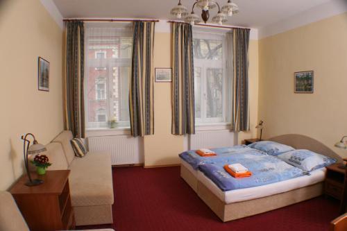 Aaron 3* Praag
